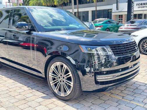 2024 Land Rover Range Rover P530 SE