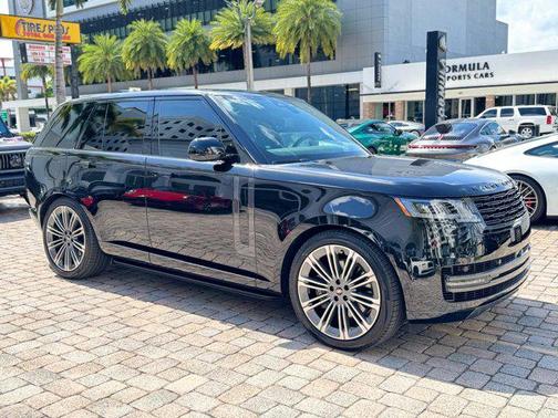 2024 Land Rover Range Rover P530 SE