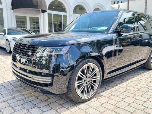 2024 Land Rover Range Rover P530 SE