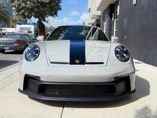 Chalk 2022 Porsche 911 GT3
