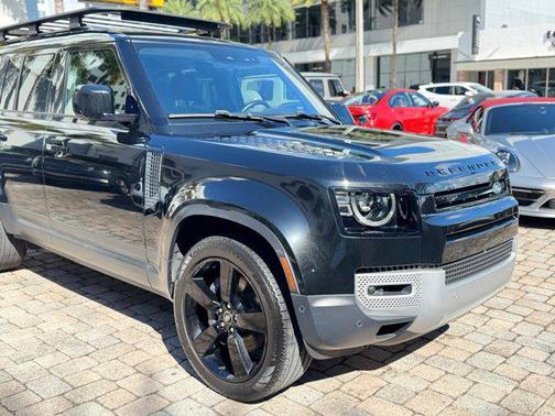 2021 Land Rover Defender 110 SE