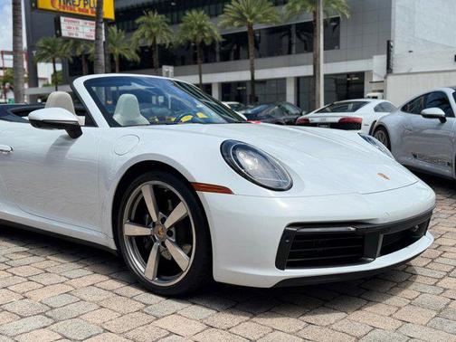 2022 Porsche 911 Carrera