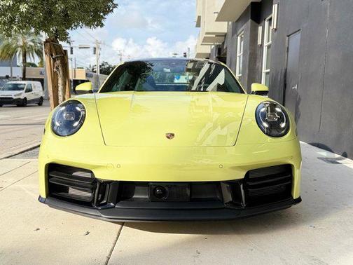 2025 Porsche 911 Carrera