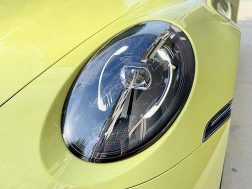 2025 Porsche 911 Carrera