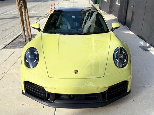 2025 Porsche 911 Carrera