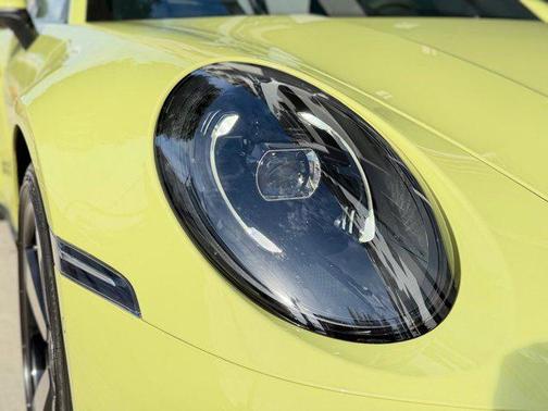 2025 Porsche 911 Carrera