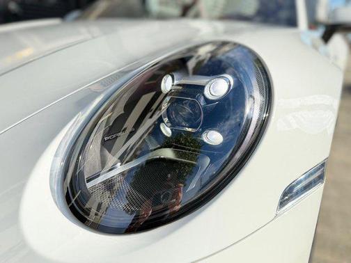 2024 Porsche 911 Carrera 4 GTS