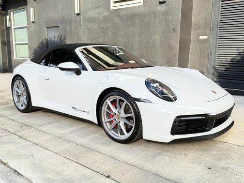 2024 Porsche 911 Carrera 4 GTS