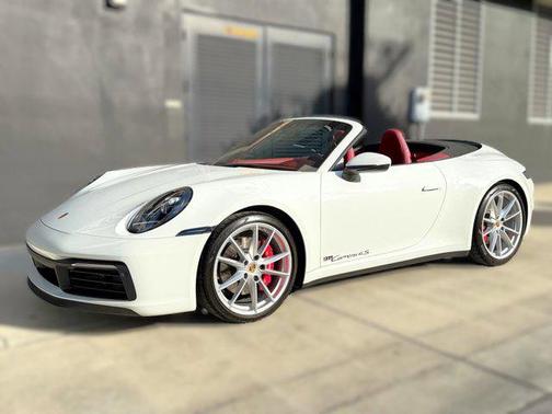 2024 Porsche 911 Carrera 4 GTS