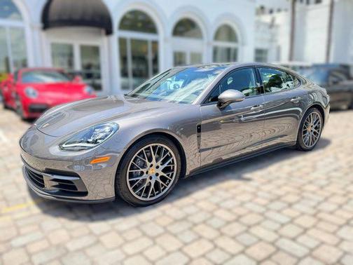 2018 Porsche Panamera Base