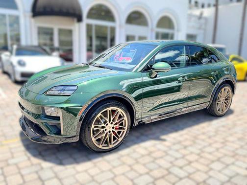 2025 Porsche Macan Turbo