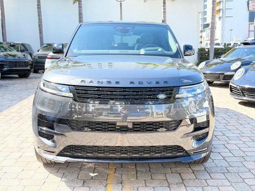 2025 Land Rover Range Rover Sport SE