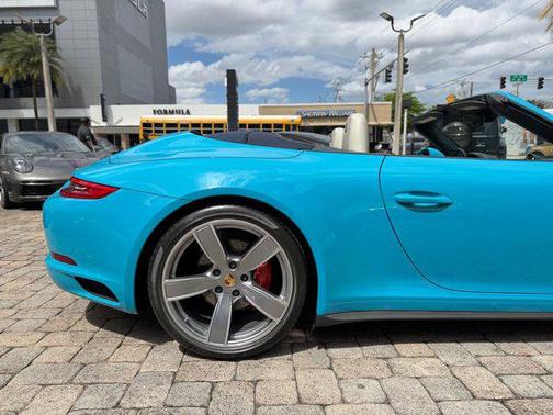 2017 Porsche 911 Carrera 4S Cabriolet