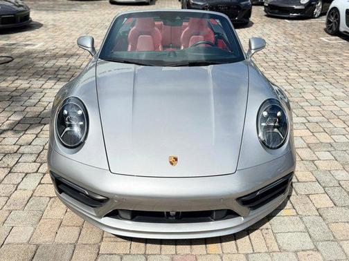 2020 Porsche 911 Carrera