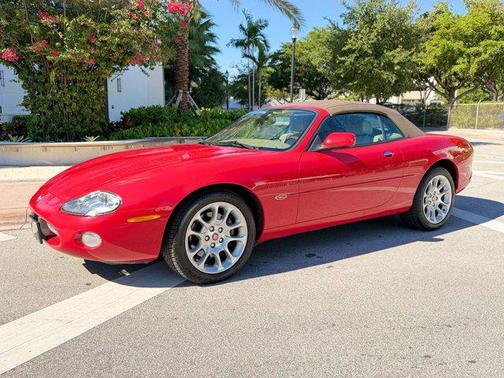 2001 Jaguar XKR Base