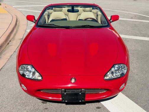 2001 Jaguar XKR Base