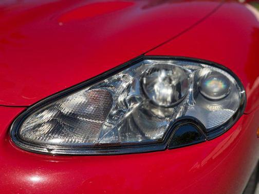 2001 Jaguar XKR Base