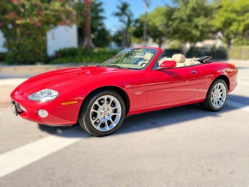 2001 Jaguar XKR Base