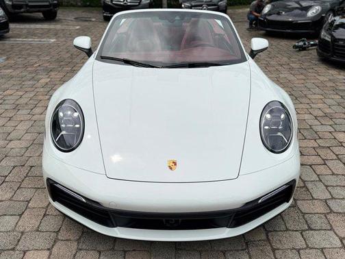 2020 Porsche 911 Carrera
