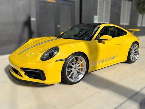 2022 Porsche 911 Carrera GTS