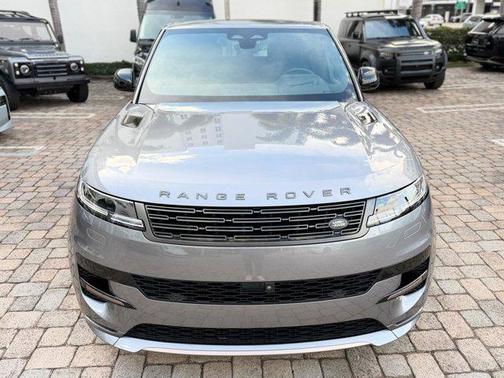 2025 Land Rover Range Rover Sport SE