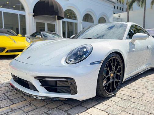2023 Porsche 911 Carrera 4