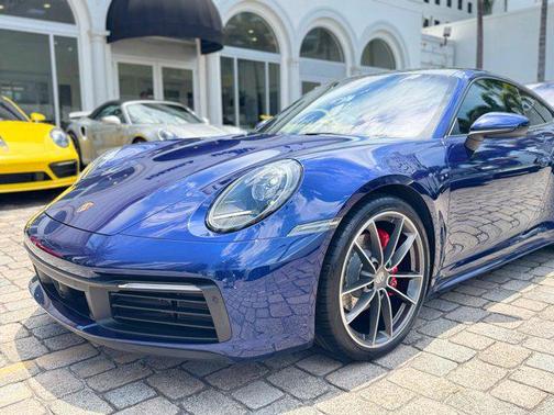 2020 Porsche 911 Carrera