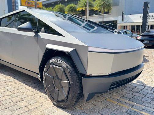 2024 Tesla Cybertruck Cyberbeast