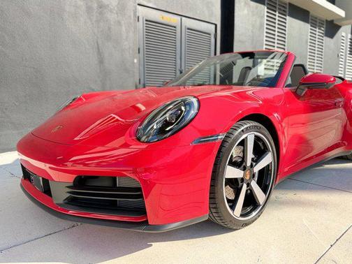 2025 Porsche 911 Carrera