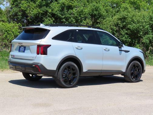 Ivory Silver 2026 Kia Sorento SX