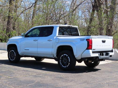 Pearl 2025 Toyota Tacoma TRD Sport