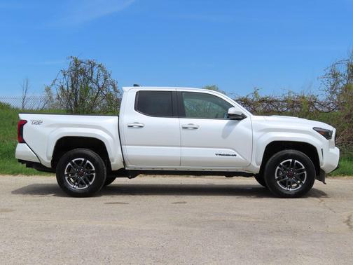 Pearl 2025 Toyota Tacoma TRD Sport