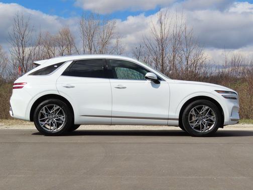 Alta White 2025 Genesis GV70 2.5T AWD