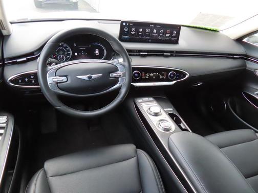 Alta White 2025 Genesis GV70 2.5T AWD