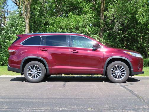 Ooh La La Rouge Mica 2018 Toyota Highlander XLE