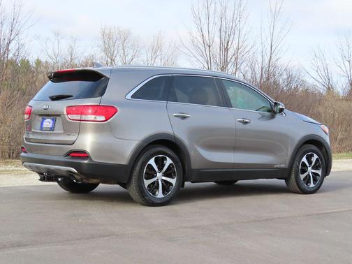 Titanium Silver 2016 Kia Sorento EX