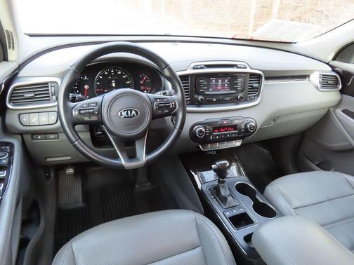 Titanium Silver 2016 Kia Sorento EX