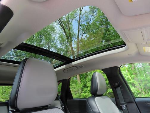 Cinnabar Red Metallic Premium Colorant 2023 Ford Escape Platinum