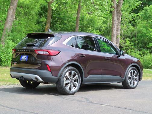 Cinnabar Red Metallic Premium Colorant 2023 Ford Escape Platinum