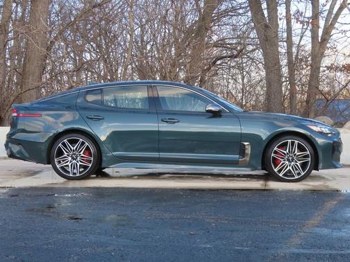 2022 Kia Stinger GT1