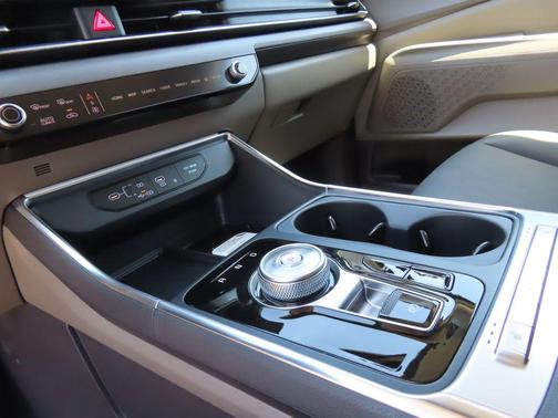 Aurora Black Pearl 2026 Kia Carnival Hybrid EX