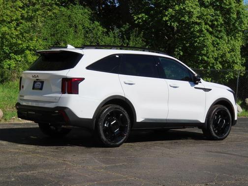 Glacial White Pearl 2026 Kia Sorento SX
