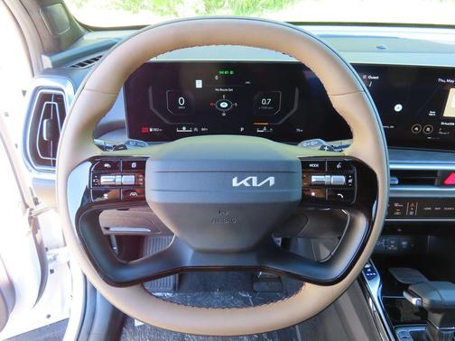 Glacial White Pearl 2026 Kia Sorento SX