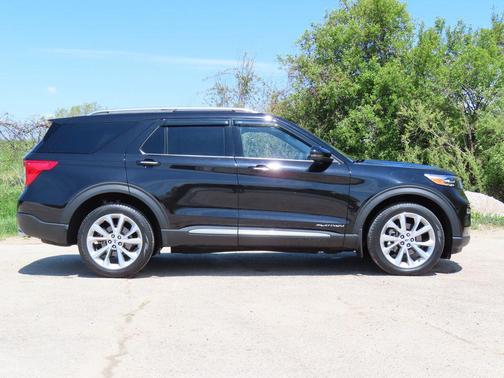 Agate Black Metallic 2023 Ford Explorer Platinum