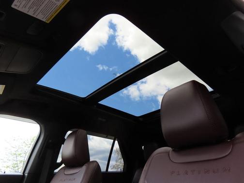 Agate Black Metallic 2023 Ford Explorer Platinum