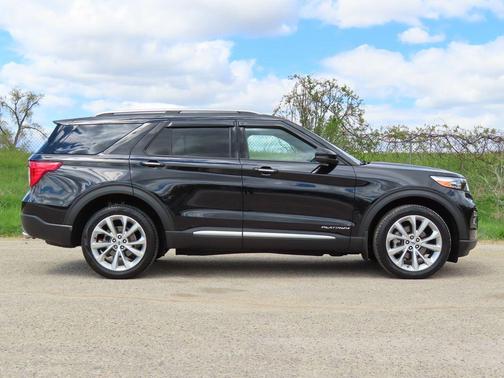 Agate Black Metallic 2023 Ford Explorer Platinum