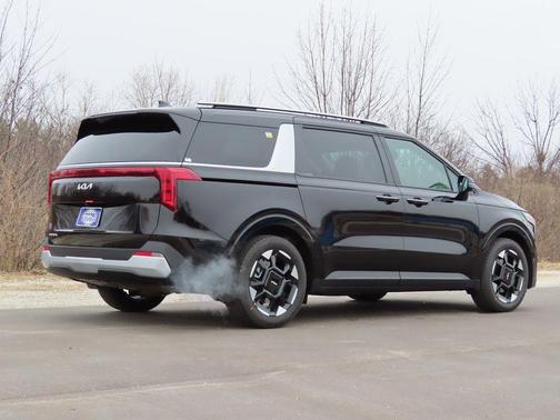 Aurora Black Pearl 2026 Kia Carnival EX