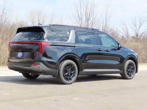 Aurora Black Pearl 2026 Kia Carnival SX Prestige