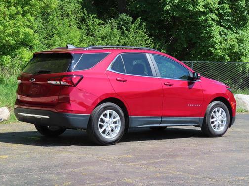 Cherry Red Tintcoat 2022 Chevrolet Equinox 1LT
