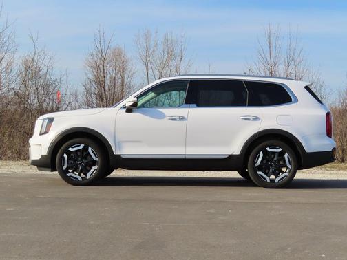 Glacial White Pearl 2025 Kia Telluride S